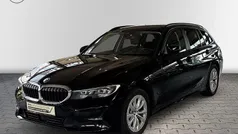Schwarz Gebraucht 2022 BMW 318 Advantage Kombi | 25.950 € (Fairer Preis)