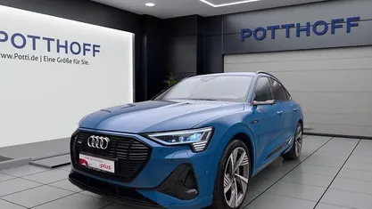 Blau Gebraucht 2021 Audi e-tron Sportback S-Line SUV | 38.750 € (Fairer Preis)