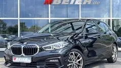 Schwarz (black sapphire metallic) Gebraucht 2023 BMW 120 Advantage Kleinwagen | 27.290 € (Fairer Preis)