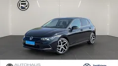 Schwarz Gebraucht 2020 VW Golf VIII Style Limousine | 23.980 € (Fairer Preis)