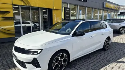 Second-hand Opel Astra Ultimate 131 CP (96 kW) 2024 Alb Break