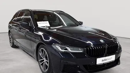 M carbonschwarz metallic Gebraucht 2021 BMW 520 M Sport Kombi | 30.290 € (Fairer Preis)