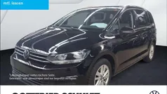 Deep black perleffekt Gebraucht 2024 VW Touran Van / Kleinbus | 33.990 € (Fairer Preis)