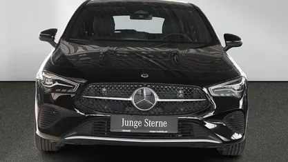 Gebraucht Mercedes CLA200 Shooting Brake 163 PS (119 kW) 2025 Unilack nachtschwarz Kombi