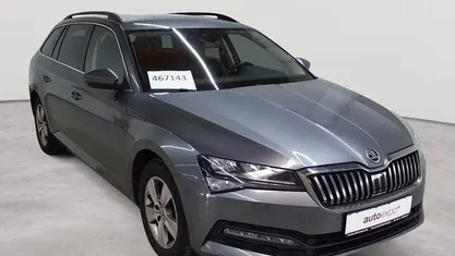 Gebraucht Skoda Superb Ambition 150 PS (110 kW) 2022 Graphitgrau metallic Kombi