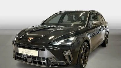 Gebraucht Cupra Leon 150 PS (110 kW) 2025 Midnight schwarz Kombi