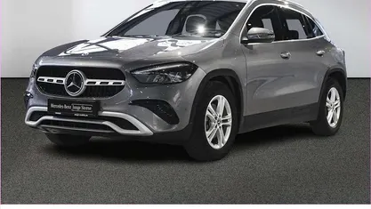 Lack mountaingrau Gebraucht 2024 Mercedes GLA200 SUV | 35.830 € (Fairer Preis)