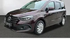 Rot Gebraucht 2023 Mercedes 180 Progressive Limousine | 28.950 € (Fairer Preis)