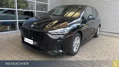 Black sapphire metallic Gebraucht 2023 BMW 220 M Sport Van / Kleinbus | 32.449 € (Fairer Preis)