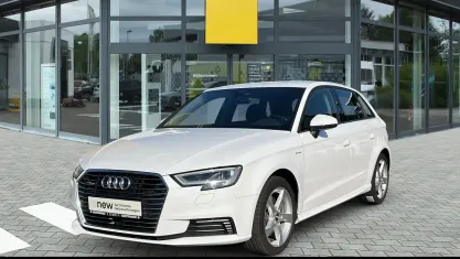 Gebraucht Audi A3 Sportback e-tron Sport 150 PS (110 kW) 2017 Ibisweiß, ibisweiß (weiß) Kleinwagen