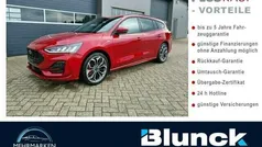 Fanstatic rot (metallic) Gebraucht 2023 Ford Focus ST-Line X Kombi | 28.990 €