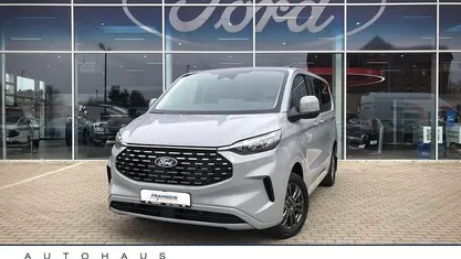 Nowe Ford Tourneo Titanium 170 KM (125 kW) 2026 Szary Minivan