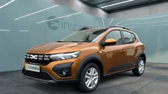 Orange Gebraucht 2024 Dacia Sandero Expression Kleinwagen | 18.290 € (Fairer Preis)
