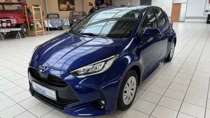 Gebraucht Toyota Yaris Team 125 PS (91 kW) 2021 Blau Kleinwagen