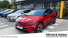 Dezirrot metallic, black pearlschwarz metallic (rot) Gebraucht 2024 Renault Mégane | 34.689 € (Guter Preis)