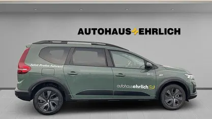 Staubgrau Gebraucht 2025 Dacia Jogger Expression Van / Kleinbus | 19.490 € (Guter Preis)