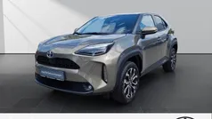 Manganbronze metallic Gebraucht 2022 Toyota Yaris Hybrid Connect Style | 22.990 € (Fairer Preis)