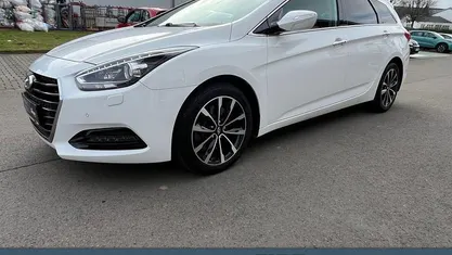 Gebraucht Hyundai i40 165 PS (121 kW) 2017 Weiß Kombi