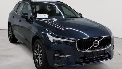 Gebraucht Volvo XC60 Momentum 197 PS (144 kW) 2022 Denim blue metallic SUV