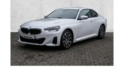 Używany BMW 220 Sport Line 190 KM (139 kW) 2023 Biały Coupe