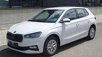 Neu Skoda Fabia Selection 80 PS (58 kW) 2025 Moonweiss metallic Kleinwagen
