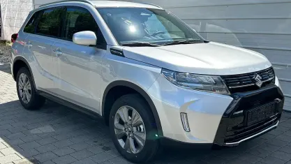 Neu Suzuki Vitara Comfort 110 PS (80 kW) 2026 Silber SUV