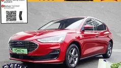 Fantastic red metallic Gebraucht 2023 Ford Focus Titanium X Limousine | 23.870 € (Fairer Preis)
