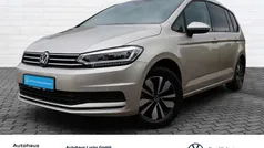 Ivory silver metallic Gebraucht 2024 VW Touran Move Van / Kleinbus | 33.919 € (Guter Preis)