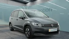 Grau Gebraucht 2024 VW Touran Move Van / Kleinbus | 33.749 € (Guter Preis)