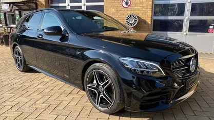 Usata Mercedes C220 AMG line 194 CV (142 kW) 2019 Nero Station wagon