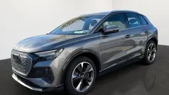 Grau Gebraucht 2021 Audi Q4 e-tron Ambiente SUV | 37.990 € (Fairer Preis)