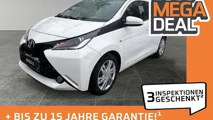 Gebraucht Toyota Aygo Basis 69 PS (50 kW) 2018 Pianosaweiß Kleinwagen