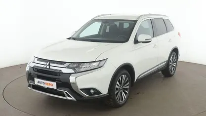 Weiß Gebraucht 2020 Mitsubishi Outlander Diamant Edition SUV | 17.990 € (Fairer Preis)