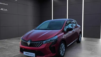 Rot Gebraucht 2024 Renault Clio V Evolution Kleinwagen | 16.885 € (Guter Preis)