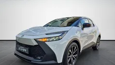 Platinumweiss perleffekt/schwarz Neu 2025 Toyota C-HR SUV | 33.850 € (Fairer Preis)