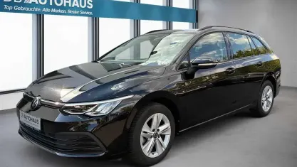 Gebraucht VW Golf VIII Life 110 PS (80 kW) 2024 Schwarz Kombi