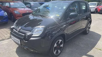 Schwarz Gebraucht 2023 Fiat Panda Cross Cross Kleinwagen | 12.970 € (Fairer Preis)