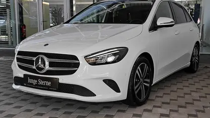 Unilack polarweiß Gebraucht 2022 Mercedes B200 Progressive Van / Kleinbus | 25.990 € (Guter Preis)