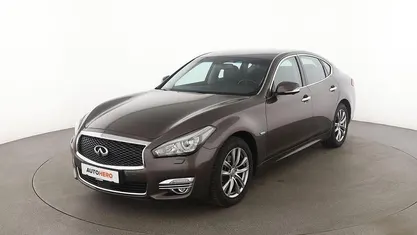 Braun Gebraucht 2015 Infiniti Q70 Premium Limousine | 14.640 €