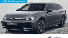 Grau Gebraucht 2024 VW Passat R-line Kombi | 49.750 € (Fairer Preis)