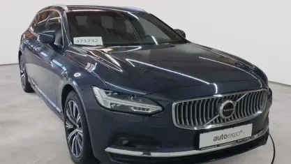 Gebraucht Volvo V90 Inscription 235 PS (172 kW) 2022 Denim blaumetallic Kombi