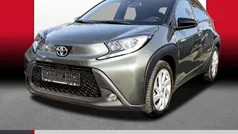 Cardamom green/black (schwarz) Gebraucht 2023 Toyota Aygo Pulse Kleinwagen | 14.889 € (Fairer Preis)