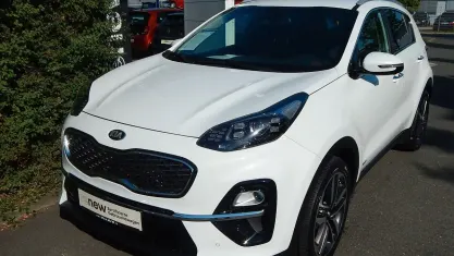 Gebraucht Kia Sportage Spirit 136 PS (100 kW) 2019 Deluxe white SUV