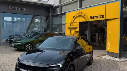 Gebraucht Opel Corsa 101 PS (74 kW) 2024 Schwarz metallic Kleinwagen