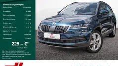 Blau / lavablau (metallic) Gebraucht 2019 Skoda Karoq Style SUV | 21.990 € (Fairer Preis)
