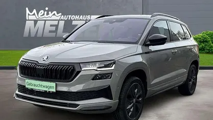 Grau Gebraucht 2025 Skoda Karoq SportLine SUV | 33.980 € (Fairer Preis)