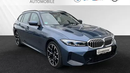 Arctiv race blue metallic Gebraucht 2025 BMW 330e M Sport Kombi | 47.436 € (Superpreis)