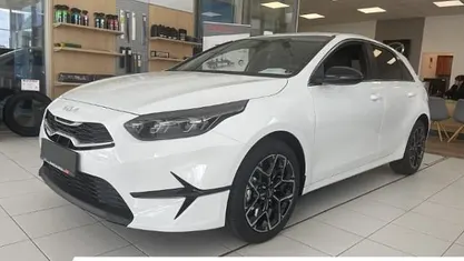 Neu Kia Ceed 140 PS (102 kW) 2025 Weiss Kleinwagen