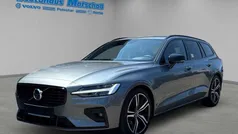 Grau Gebraucht 2021 Volvo V60 R-Design Kombi | 28.950 € (Fairer Preis)