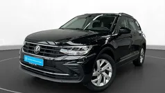 Deepblack perleffekt (schwarz) Gebraucht 2022 VW Tiguan Life SUV | 27.790 € (Fairer Preis)